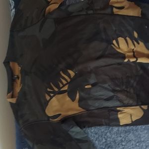 Used long sleeve active wear